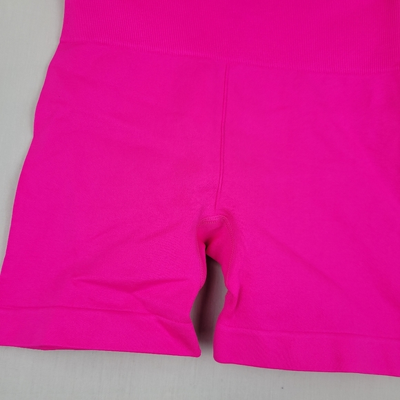 Zyia Hot Pink Biker Seamless Shorts - Picture 4 of 6